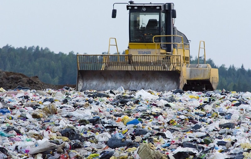 waste management landfill jcb machine dirt separating tana